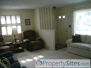 3rd image of 8594 Cardwell St