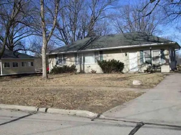 906 W Detroit Ave, Indianola, IA 50125