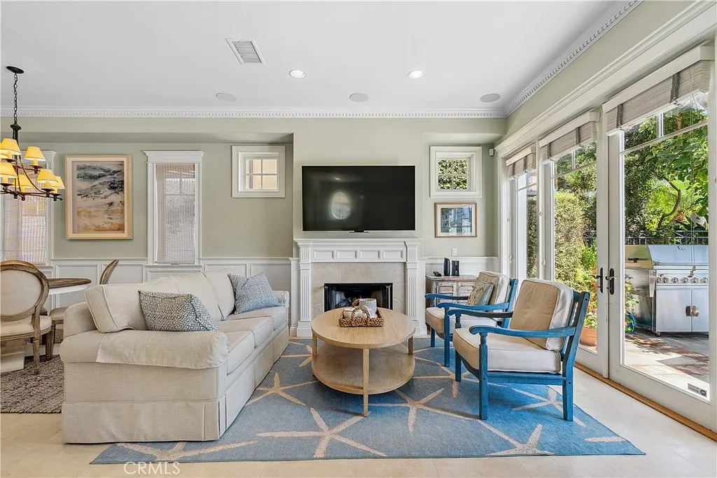 3 bed, 1594 sqft, $15,000 — Photo 3