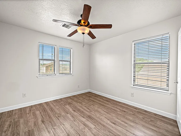 15623 Harris Canyon Ln — Photo 33
