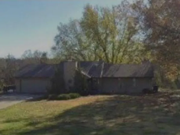 105 Rock Creek Loop, Lansing, KS 66043