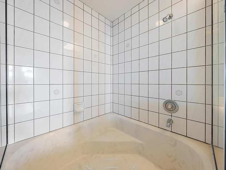 216 Cypress Point Dr — Photo 17
