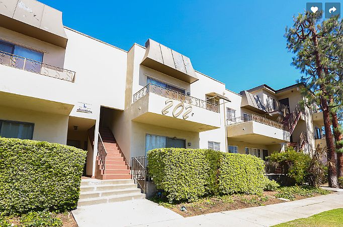 2nd image of 202 S Del Mar Ave #202E