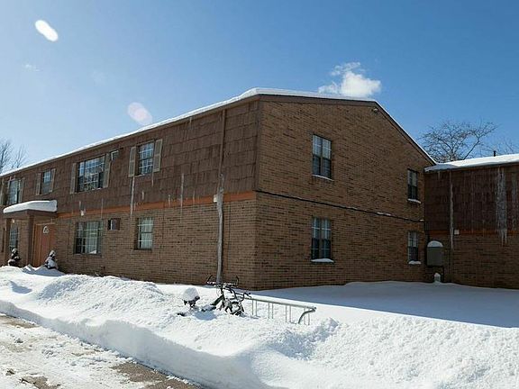 3rd image of 91 Maple St #1547047