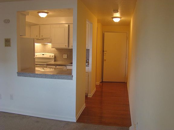2nd image of 625 N Pennsylvania St #4
