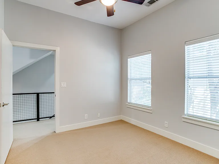 3824 Brown St #B — Photo 13