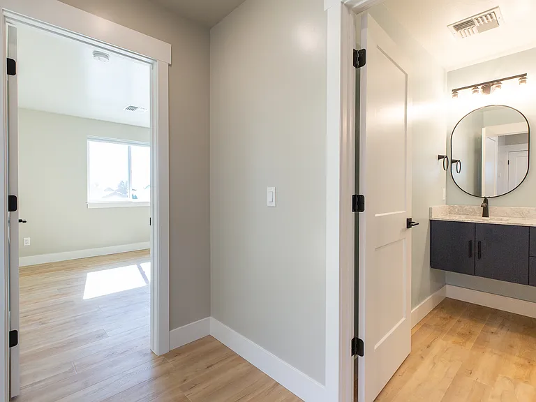 5377 Remington Dr — Photo 26