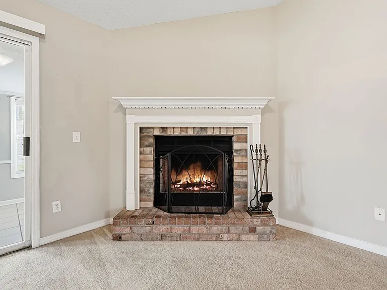 339 Peggy Dr — Photo 14