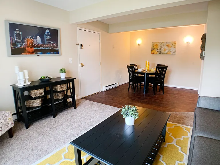 Crown Station Apartments — Photo 37