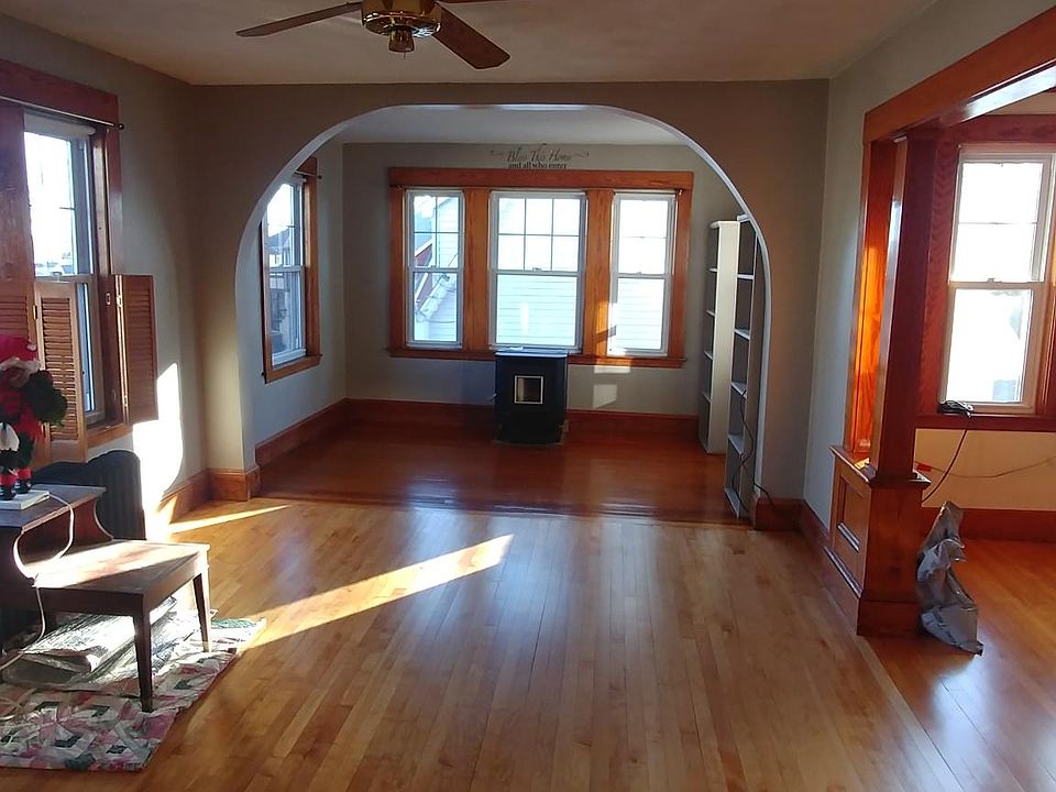 Living room.