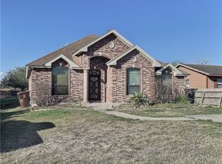 132 W D Ave, Kingsville, TX 78363