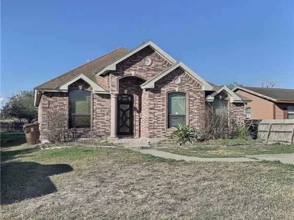 132 W D Avenue, Kingsville, TX 78363