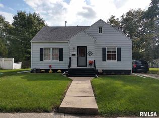 216 W North St, Knoxville, IL
