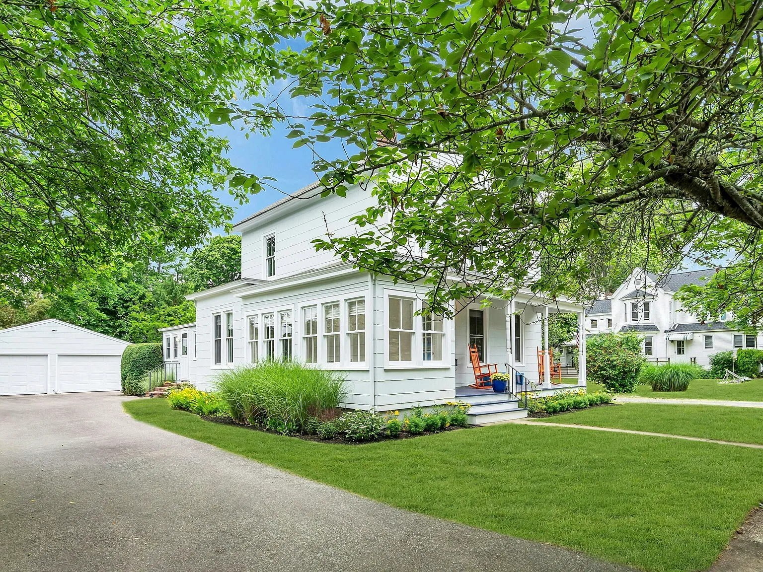 Greenport Village Farm House, Close to the Beach — Photo 2