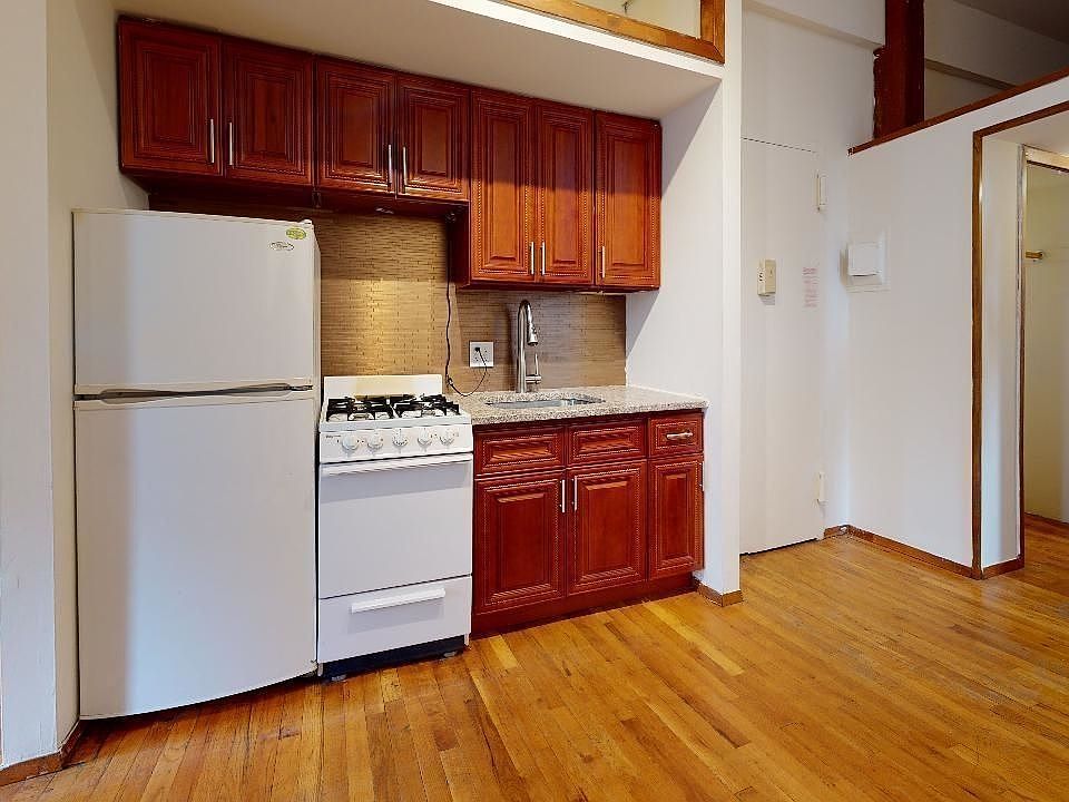 2nd image of 1654 3rd Ave APT 14A