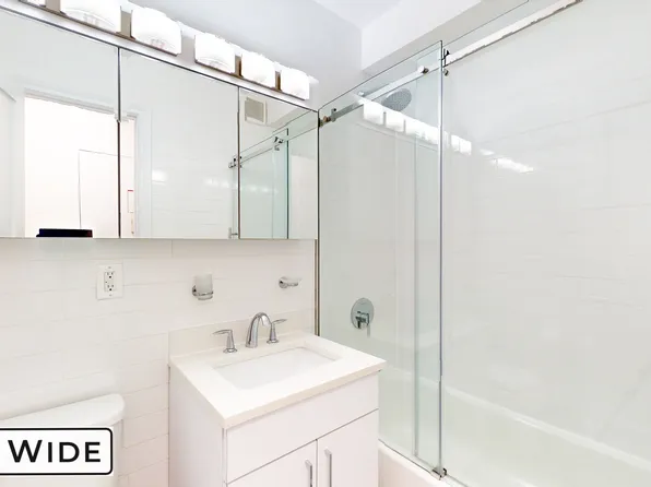 405 East 56th Street image 4 of 10