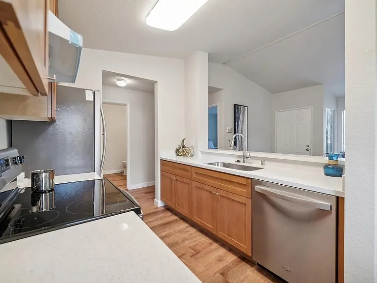 2227 W Gordon St #A — Photo 3