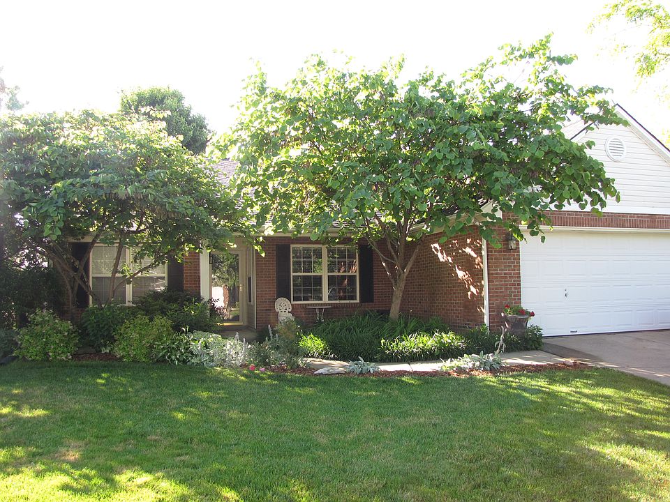 1st image of 285 Deerfield Ln