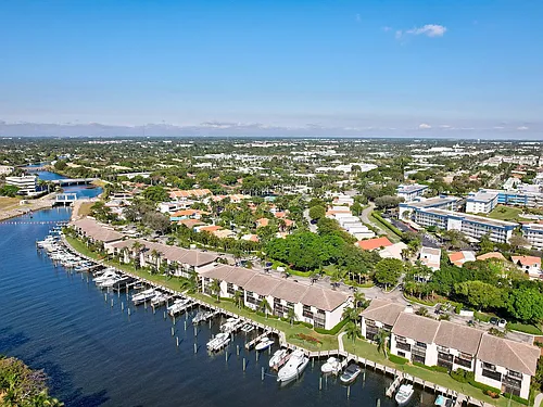 100 Pelican Pointe Dr #103 Photo 1