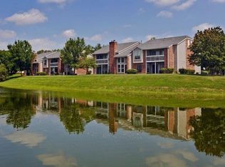 5916 Laurel Ln APT 2014, Willowbrook, IL 60527