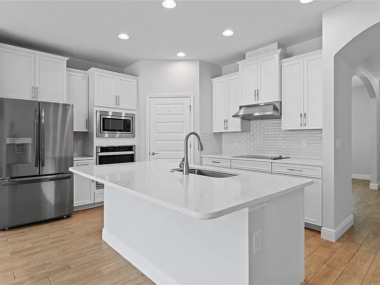 15537 Mango Isle St — Photo 31