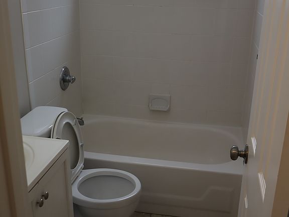 5th image of 455 Wehrle Dr APT 1