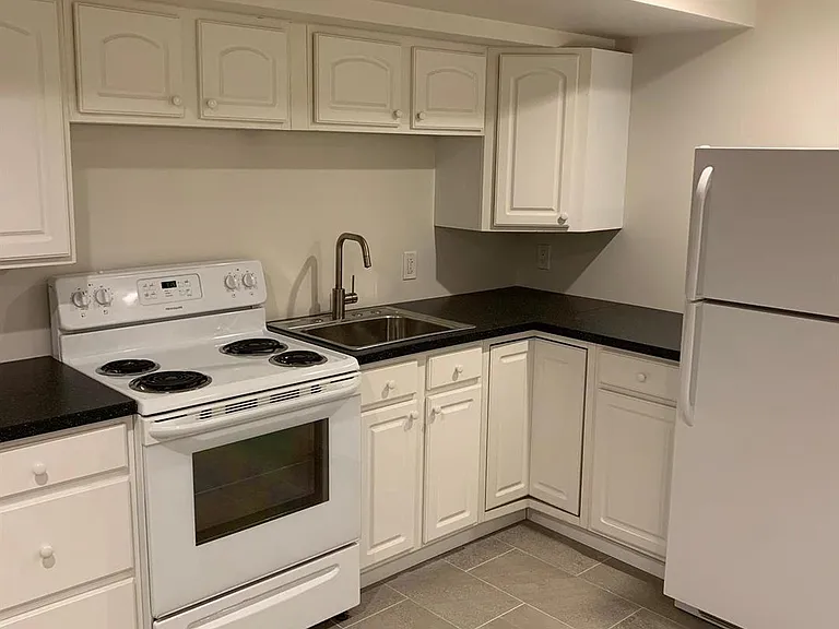 4960 Chestnut St #B — Photo 3