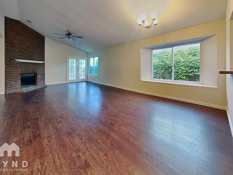 8704 Tigris Trl — Photo 5