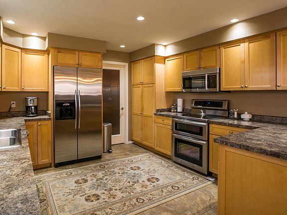 3rd image of 7728 Eagle Rock Ave NE