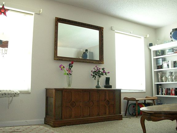 This room is also bright and comfortable!