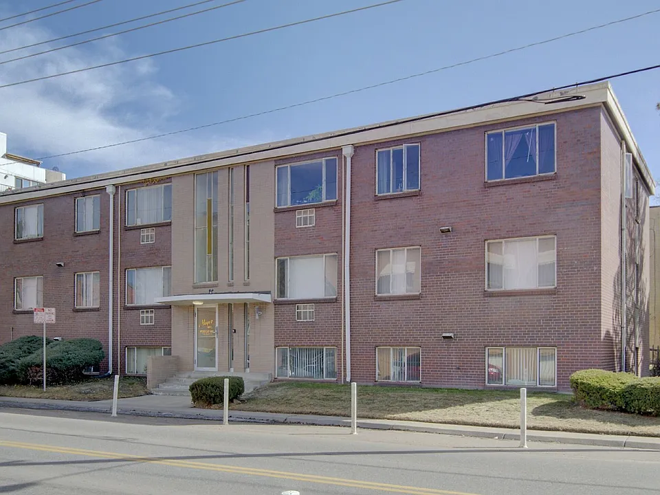 4720 E 8th Ave