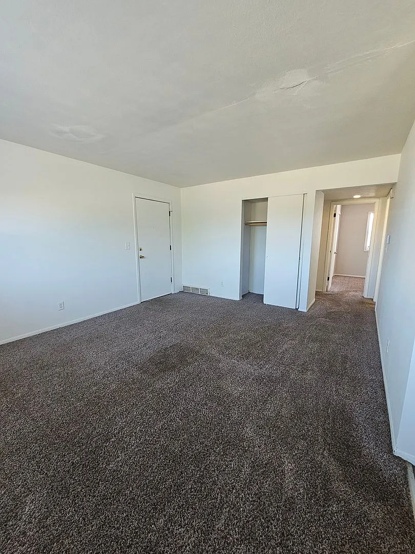 710 W 63rd St. — Photo 2