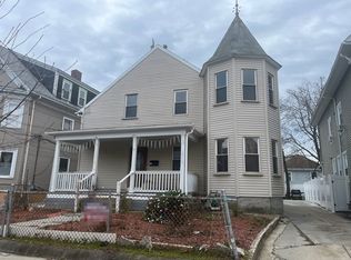 24 Sumter St, Providence, RI 02907