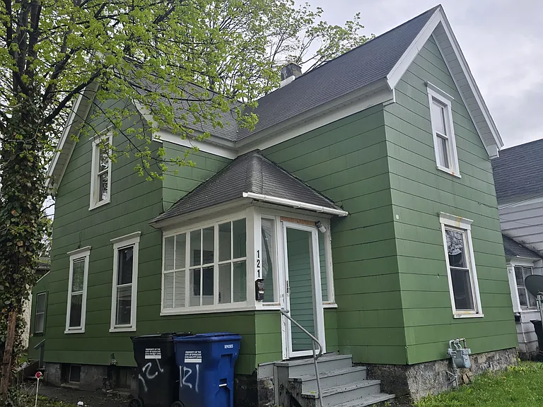 121 W End Dr — Photo 2