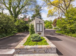 2 Pineridge Rd, Larchmont, NY 10538