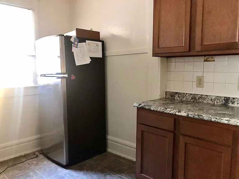 2015 Summit St — Photo 13