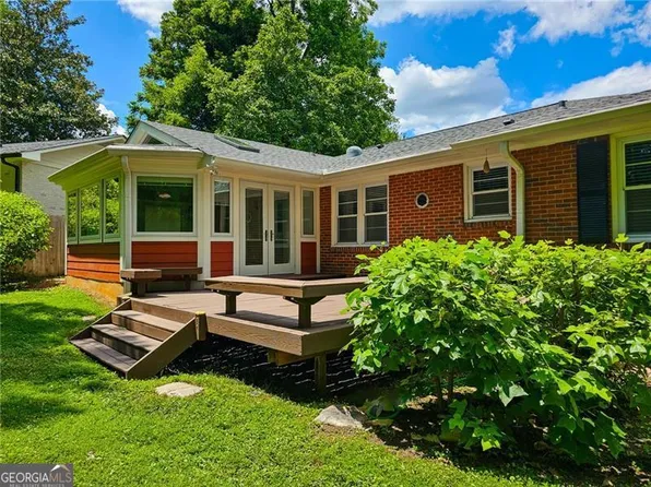 2461 Woodridge Dr, Decatur, GA 30033