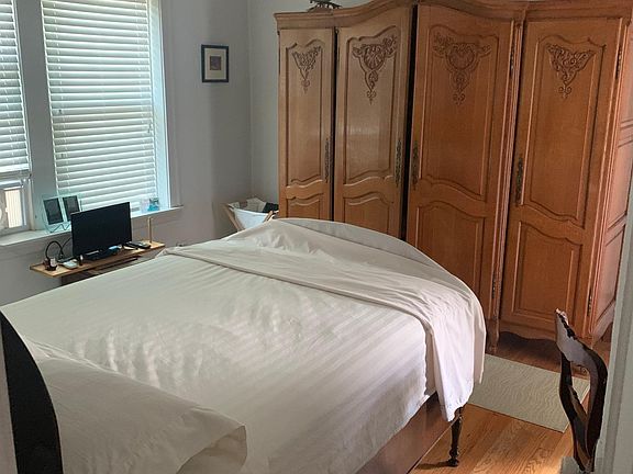3rd image of 6068 N Neva Ave #1