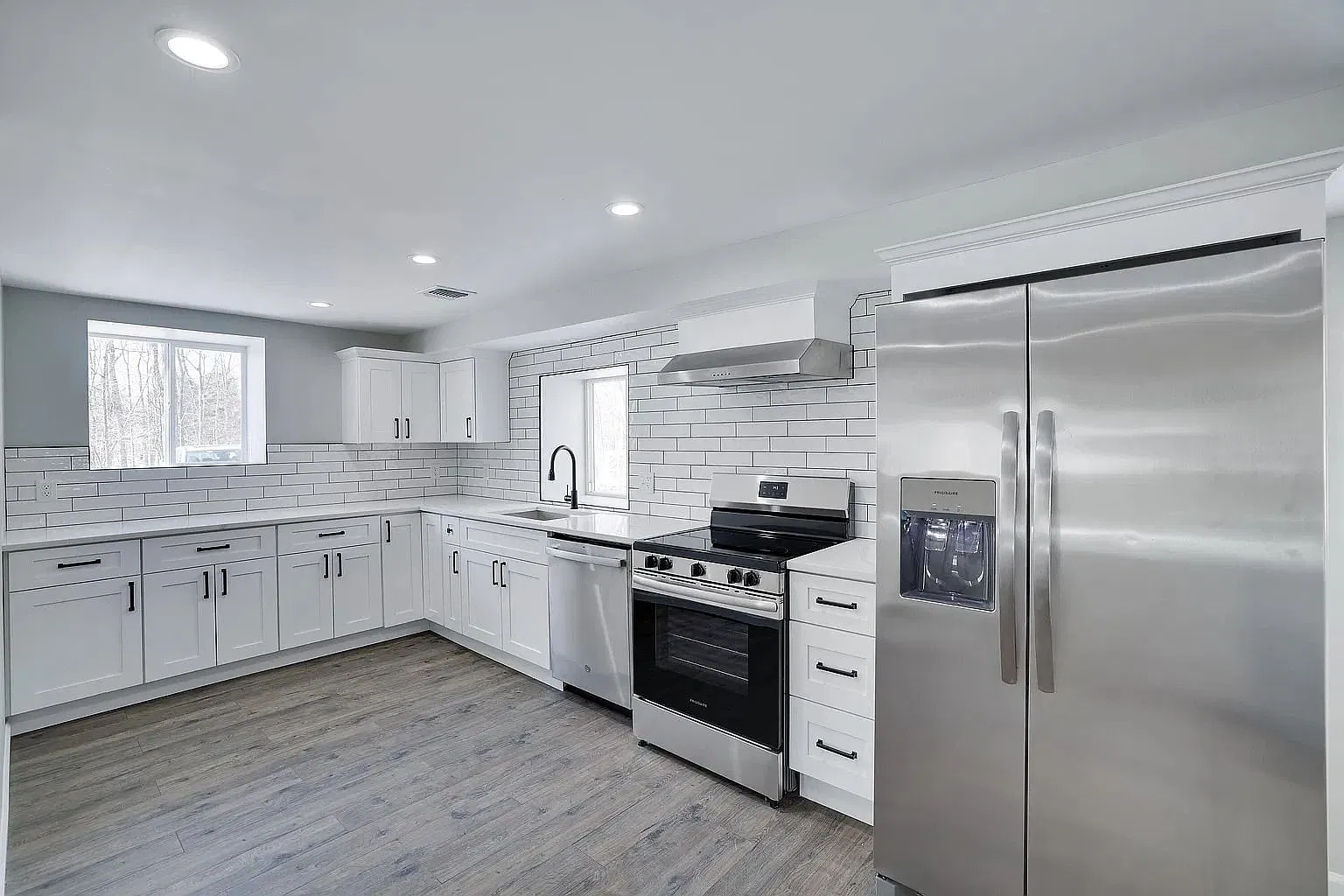 5 bed, 2288 sqft, $2,650 — Photo 2