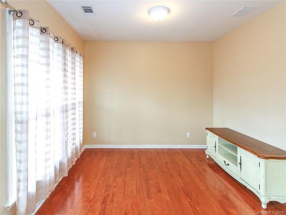 3rd image of 2079 Belair Dr #194