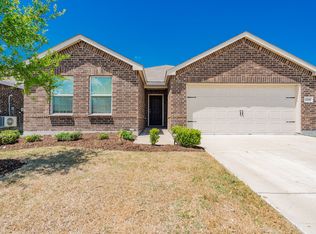 1208 Perrin Dr, Forney, TX 75126