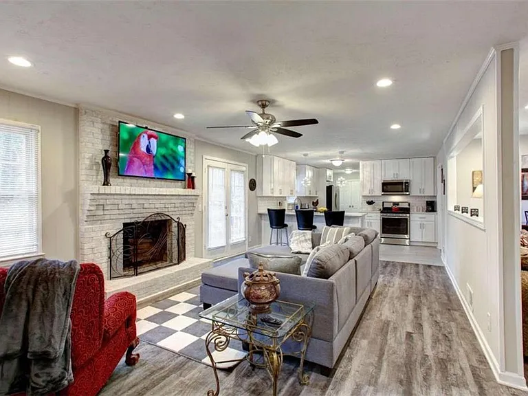 Shannon Ln — Photo 9