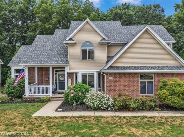 1261 Deer Creek Trl, Grand Blanc, MI 48439