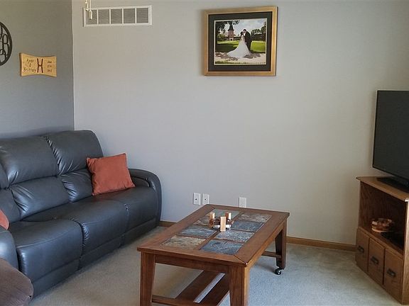 2nd image of 1424 Brookside Dr