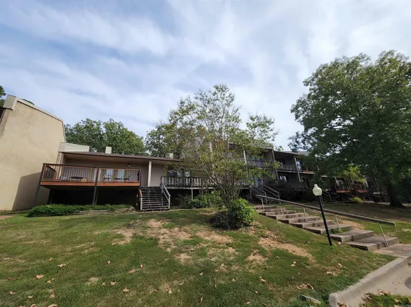 601 Dave Creek Pkwy APT 104, Fairfield Bay, AR 72088