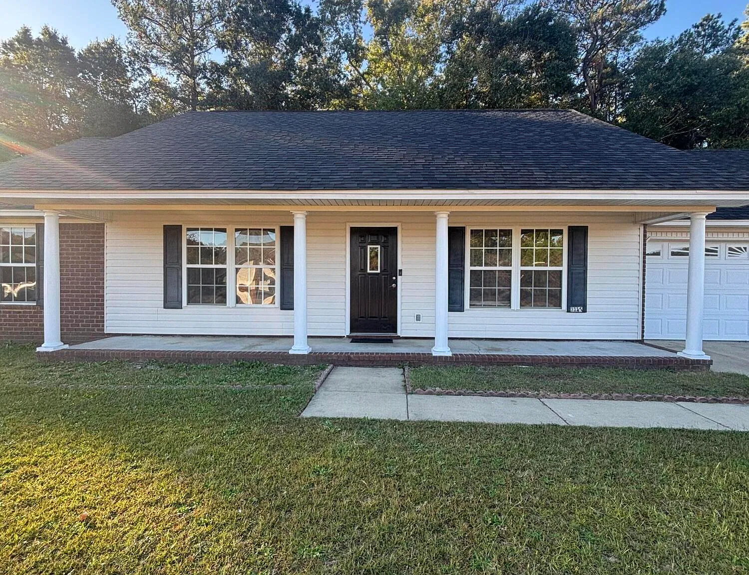 3 bed, 2.0 bath, 1607 sqft, $1,800 — Photo 2