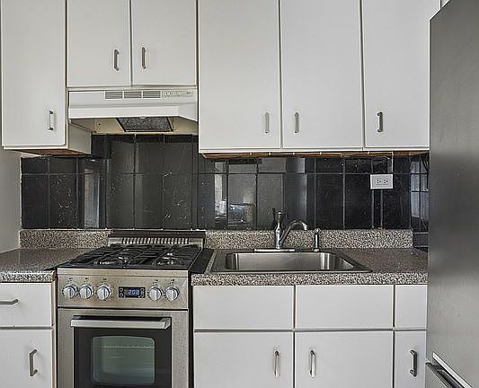 3rd image of 310 W 56th St APT 6J