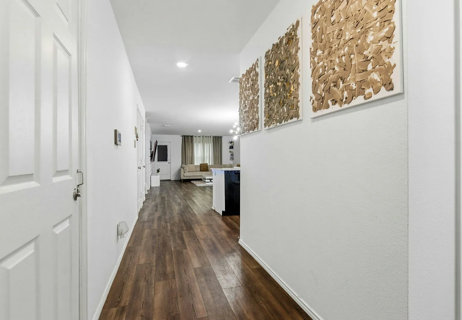 2915 Acacia Dr — Photo 4