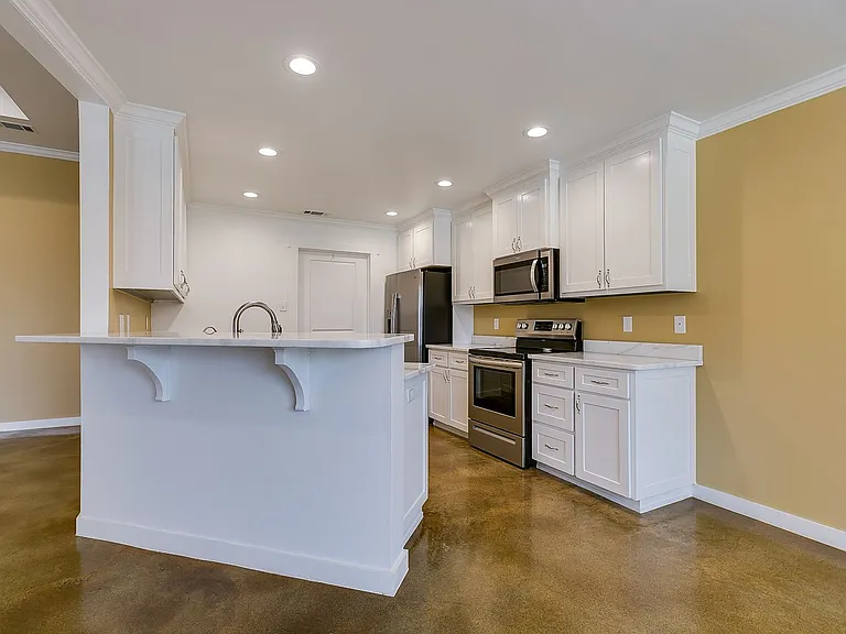 5918 Southampton Pl — Photo 10