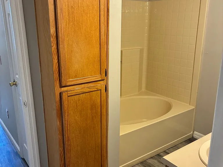 223 Madison Ave — Photo 15